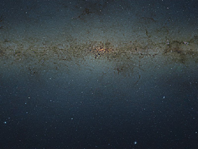 VISTA gigapixel mosaic of the central parts of the Milky Way